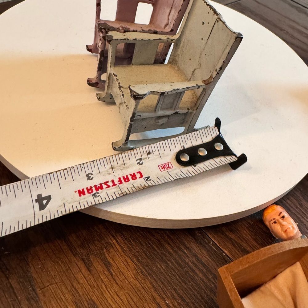 Set of 2 Kilgore Cast Iron Dollhouse Rocking Chairs, Depression Era Toys, Arcade - Picture 8 of 8